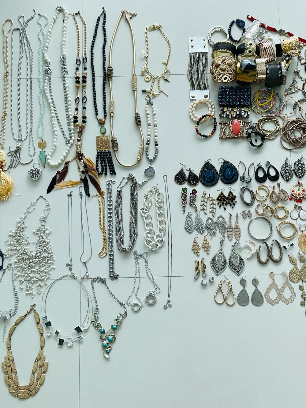 7+ Lb Wearable Costume Jewelry Reseller Lot Mixed Jewelry - Picture 5 of 16